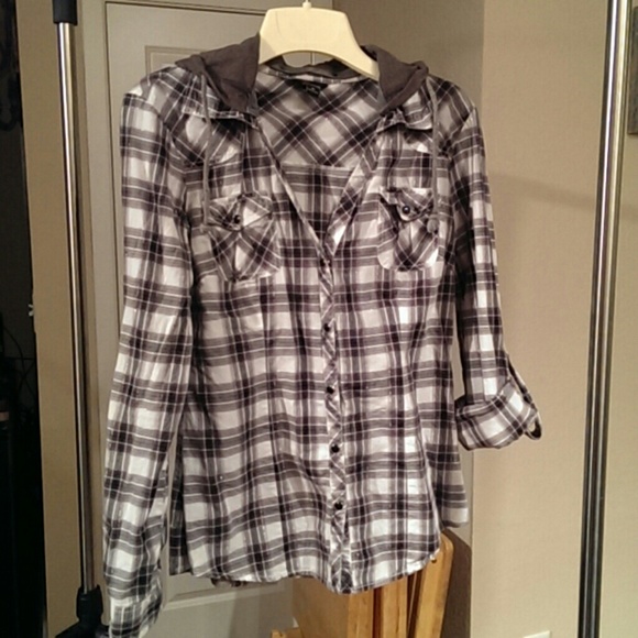 Guess shimmer bottom up plaid top