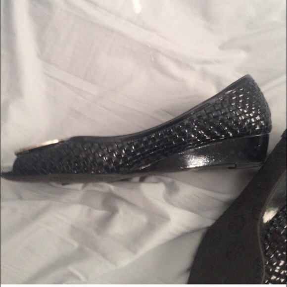 Authentic Tory Burch Shoes Size 8.5 - Picture 3 of 3