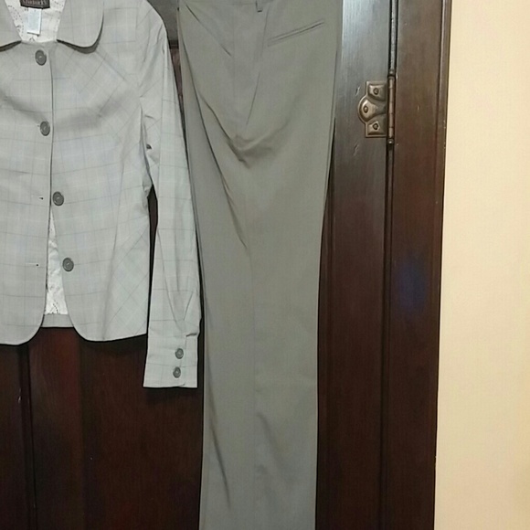 Green plaid blazer and matching pant suit - Picture 3 of 4