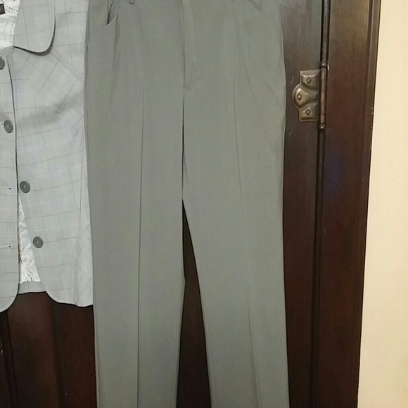 Green plaid blazer and matching pant suit - Picture 4 of 4