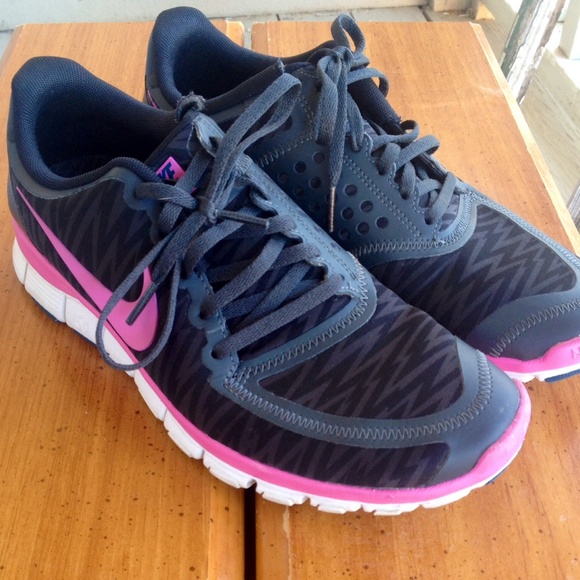 nike running shoes zig zag nike running shoes zig zag