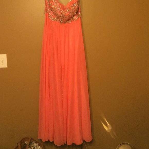 PROM DRESS! - Picture 4 of 4