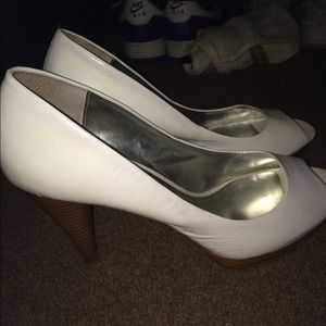 White Leather Wooden heel Style&CO. Pumps