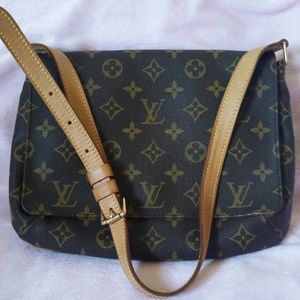 SOLD Louis Vuitton Musette
