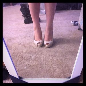 ❤️sexy Guess nude open toe heels ❤️