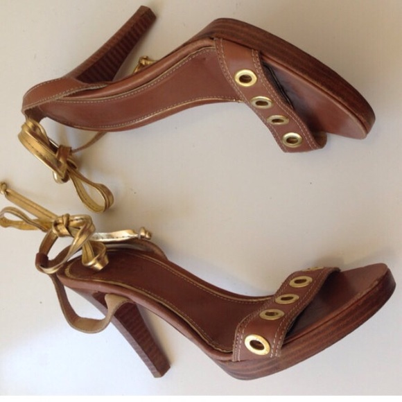 COACH STRAPPY BROWN LEATHER SANDALS - Picture 3 of 4