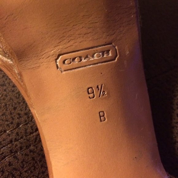 COACH STRAPPY BROWN LEATHER SANDALS - Picture 4 of 4