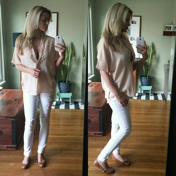 SOLD Peachy Blouse - Picture 2 of 4