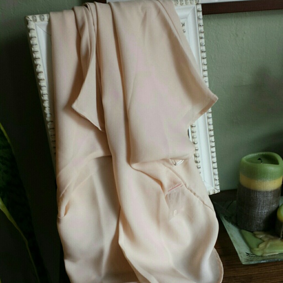 SOLD Peachy Blouse - Picture 4 of 4