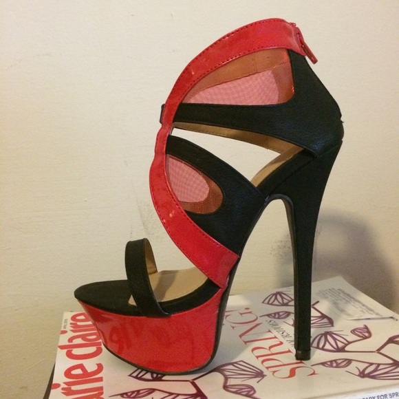 š Black and red stilettoš