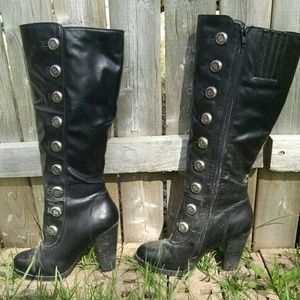 Boots military buttons black heel