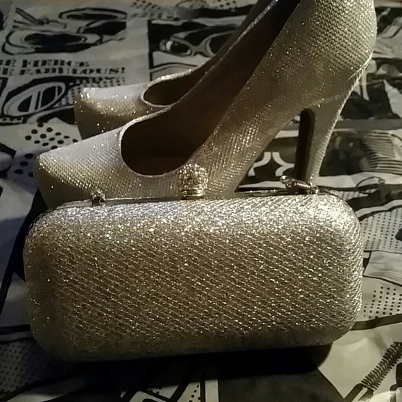 Glitter sparkle clutch