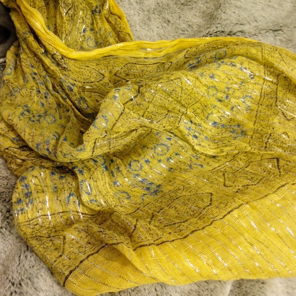 Lightweight Scarf - Picture 4 of 4