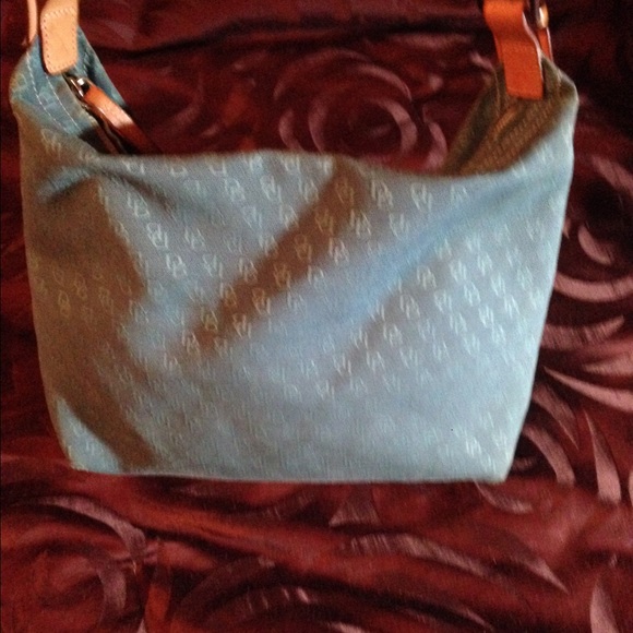 Handbag 💯 authentic - Picture 2 of 3