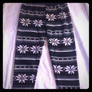 Snowflake fleece leggings