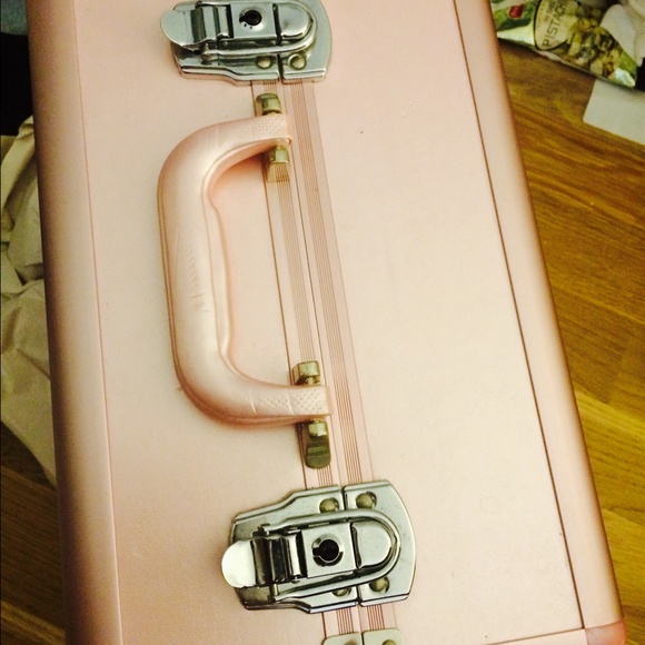 New sephora hard makeup travel case baby pink