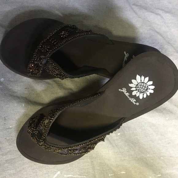 Yellow Box, brown, sequenced sandals