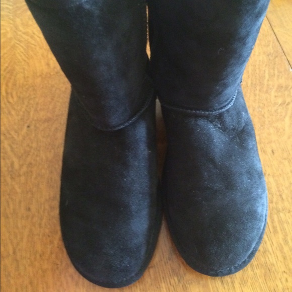 Black UGG boots - Picture 4 of 4