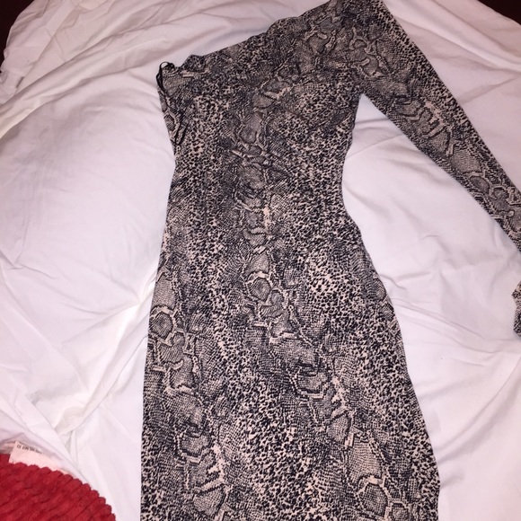 Guess co shoulder dress - Picture 1 of 3