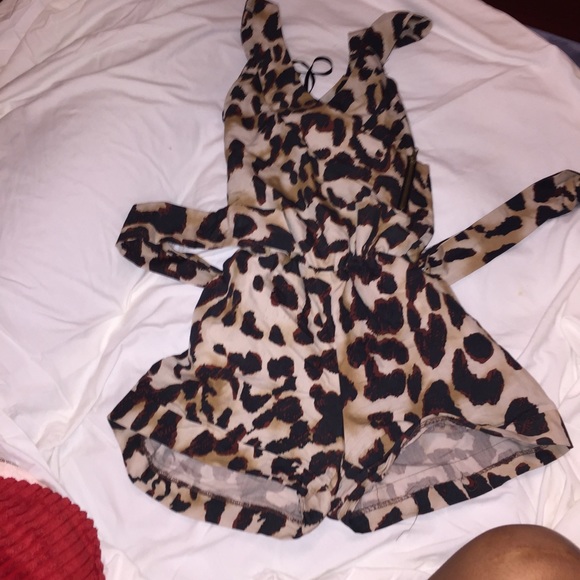 !♥️!!!!!!!!SOLD!!!!!!!!!♥️Leopard print romper - Picture 3 of 3