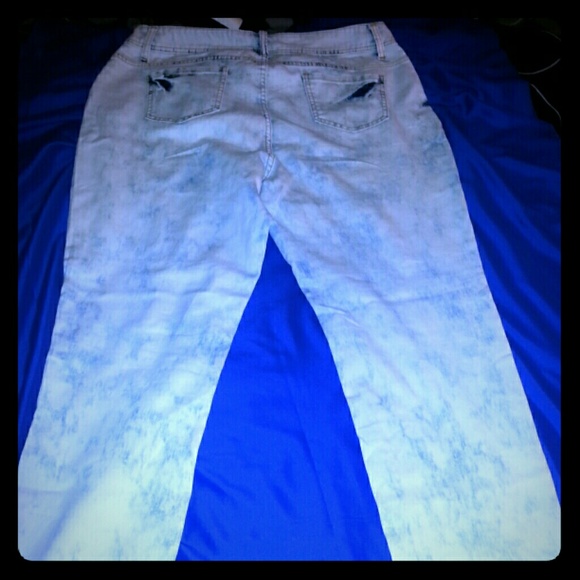 Light weight jeans