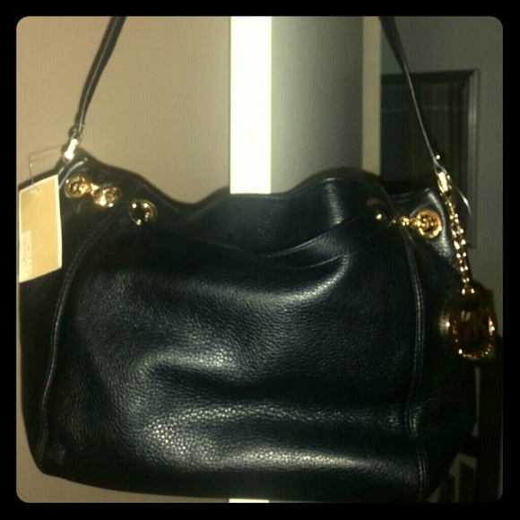 Michael kors crossbody detachable with gold chain