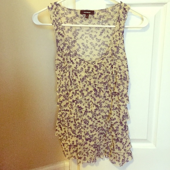 Floral ruffled tank