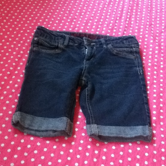 Shorts - Picture 2 of 3