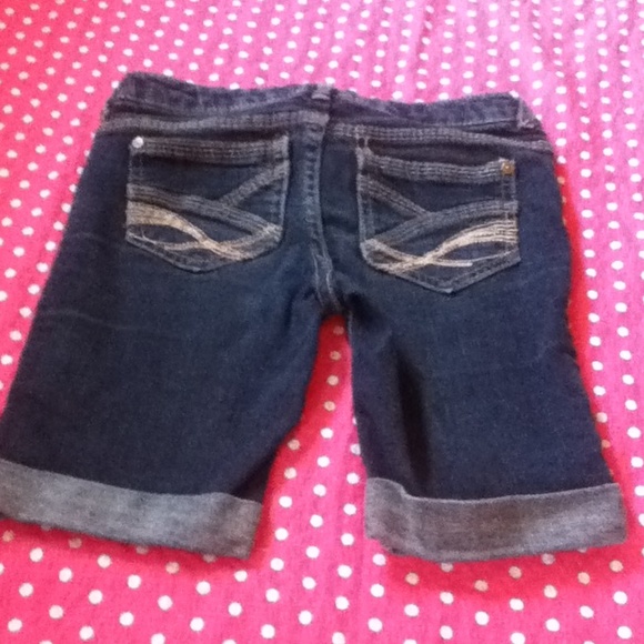 Shorts - Picture 3 of 3