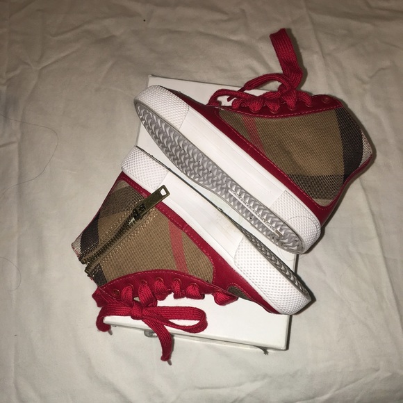 SOLD Authentic Burberry Boys Sneaker - Like new - Picture 4 of 4