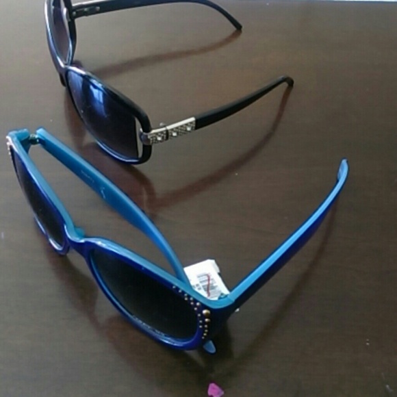 2 pairs sunglasses - Picture 2 of 3
