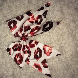 Kissy lip cheer bow