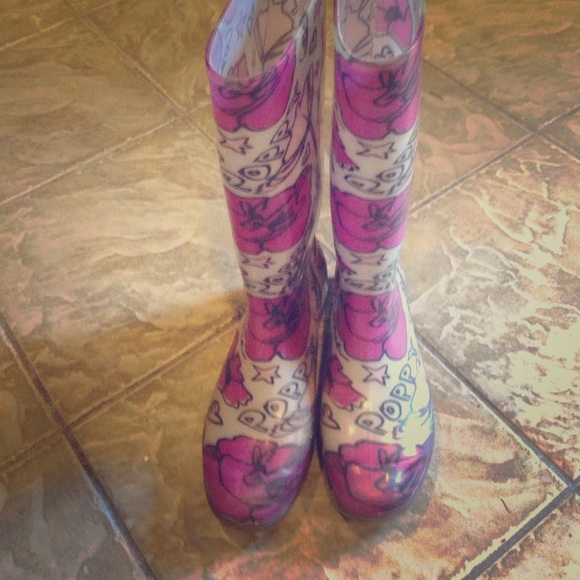 Poppy rain boots