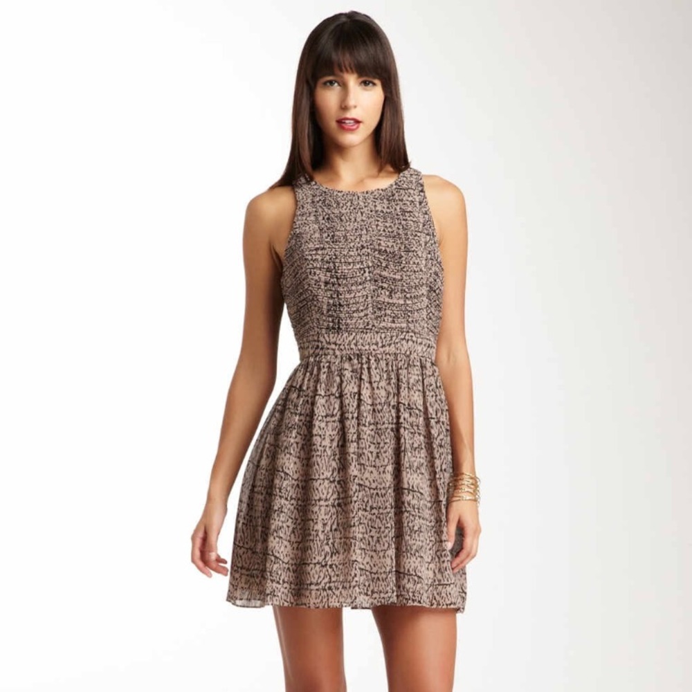 Pleat bodice dress 🍸🎬