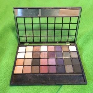 Eyeshadow palette