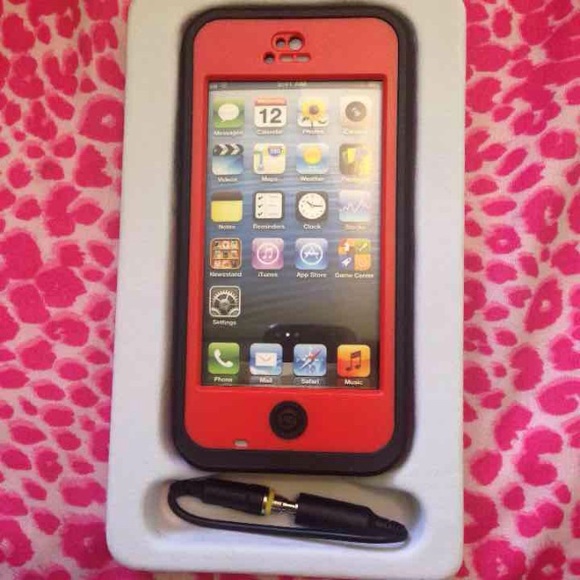 ✨SOLD✨iPhone 5c "Lifeproof" redpepper case - Picture 1 of 2