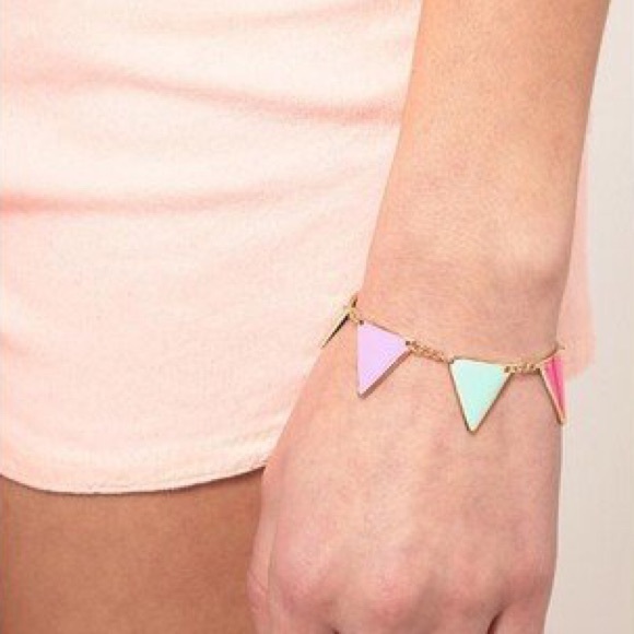 • asos retro triangle bracelet • - Picture 3 of 3