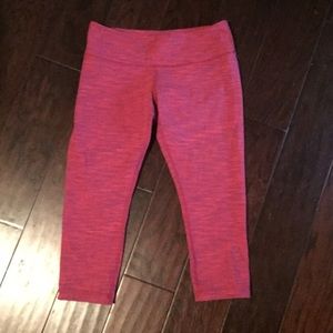 Lululemon size 8 wunder under crops