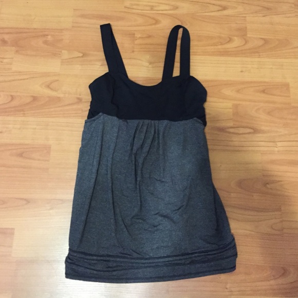 Lululemon baby doll bra tank top in gray and black