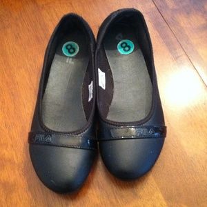 Sold in bundle Black Fila flats