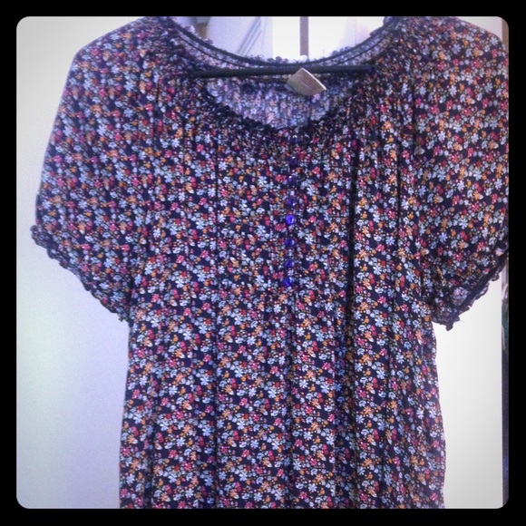 Adorable baby doll style top!