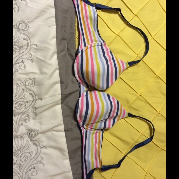 Stripped cloth bra