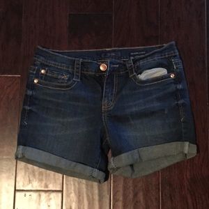 Jessica Simpson weekender slouch jean shorts