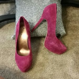 Gorgeous suede pumps