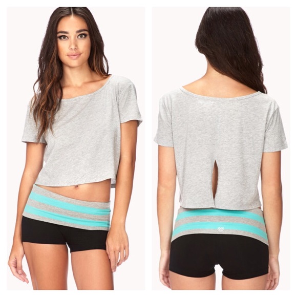 • grey spilt back work out crop top •