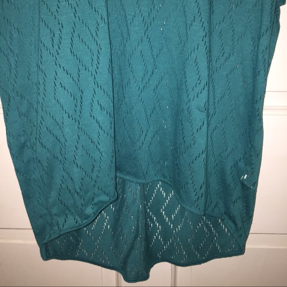 High-Lo Textured Top - Picture 3 of 3