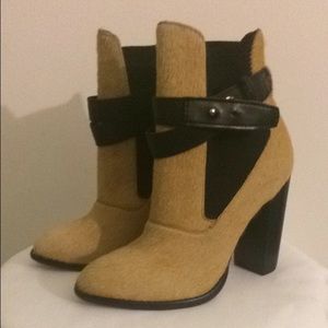 Elizabeth and James Solar Boots