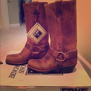 Frye harness dark brown mid calf boot. 12R