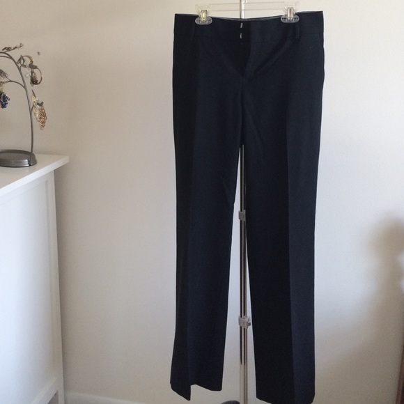 Medium rise black trouser