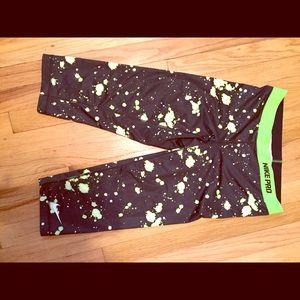 Nike pro cropped running pants